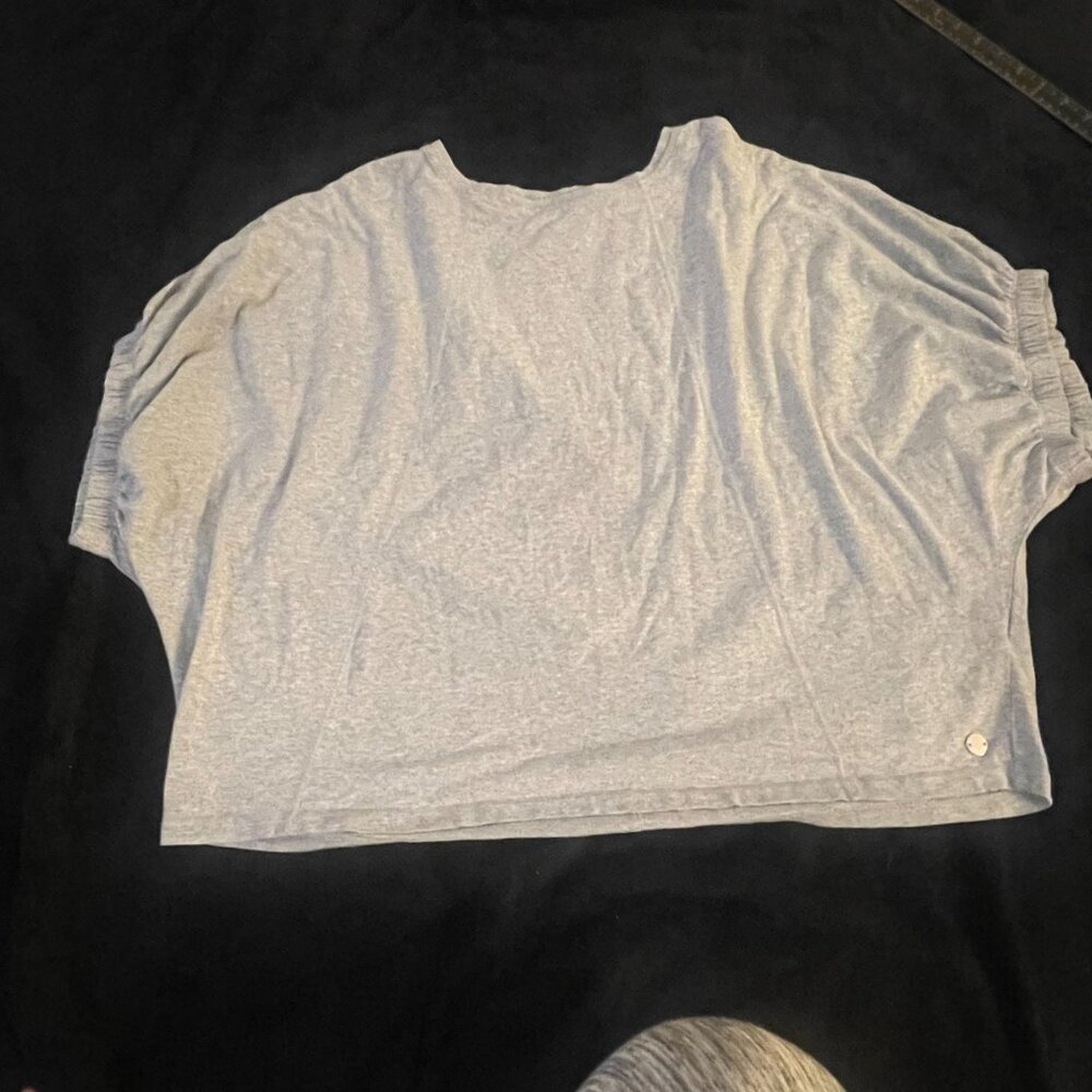 Calvin Klein Performance Gray Dolman Sleeve Athleisure Top Small - Picture 8 of 8